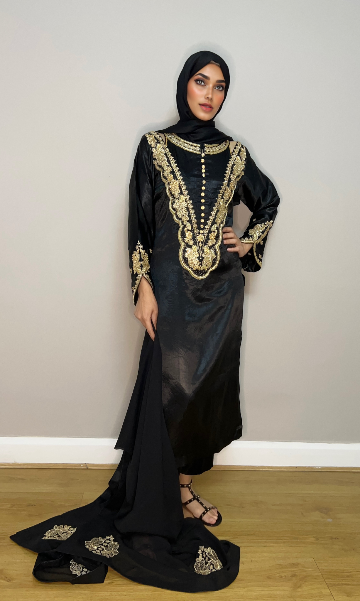 3-piece Pakistani outfit with chiffon dupatta
