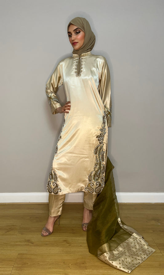 Zayra Dusk - Tan Silk Keyhole Kameez Set with Organza Dupatta Style Town