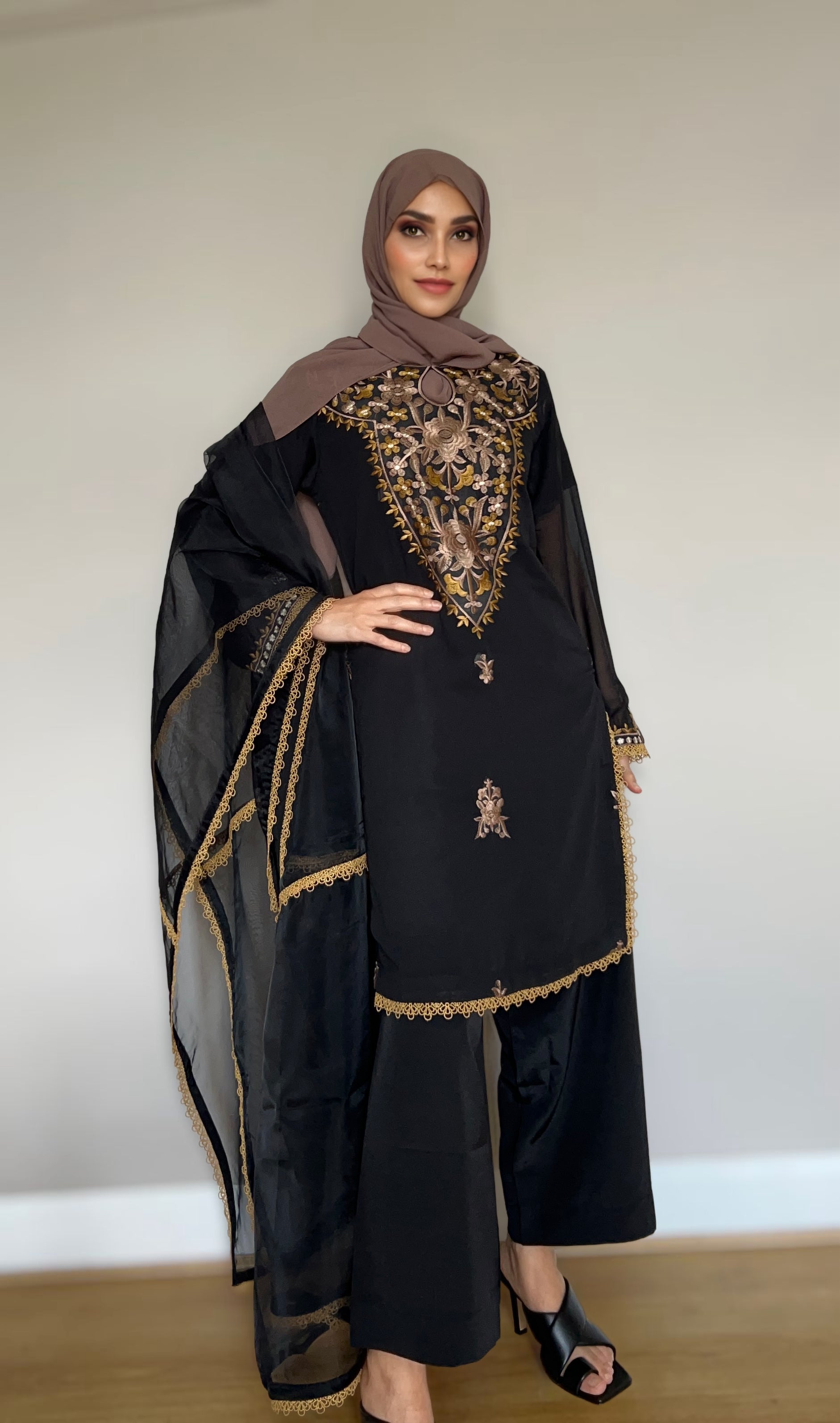 Layla Noir 3-piece chiffon ensemble with satin thread embroidery and organza dupatta.