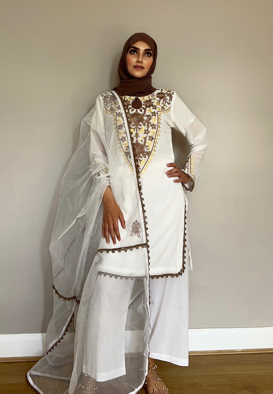 Layla Snow 3-piece chiffon ensemble with satin thread embroidery and organza dupatta
