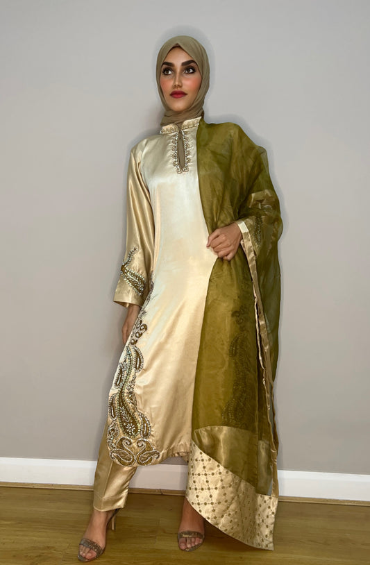 Zayra Dusk - Tan Silk Keyhole Kameez Set with Organza Dupatta
